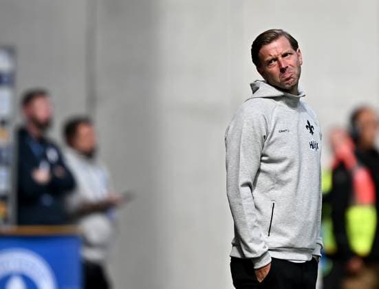 14 09 2024, xfux, Fussball 2 Bundesliga, SV Darmstadt 98 Eintracht Braunschweig, v l coach Florian Kohfeldt SV Darmstadt 98 enttaeuscht, enttaeuscht looking, dissapointed gives instructions, gesticulates, gesticulate with arms gives instructions, gesticulate, gesticolando DFL DFB REGULATIONS PROHIBIT ANY USE OF PHOTOGRAPHS as IMAGE SEQUENCES and or QUASI VIDEO Licensing of the photographic work to and or by SV Darmstadt 1898 e V and subsidiaries is not permitted No release of or sale to SV Darmstadt 1898 e V Darmstadt