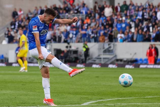 2024 09 14 xJFAx Soccer 2 Bundesliga 5 Matchday Season 2024 25, SV Darmstadt 98 Eintracht Braunschweig v l , Sergio Lopez SV Darmstadt 98 , shot on goal DFL DFB REGULATIONS PROHIBIT ANY USE OF PHOTOGRAPHS as IMAGE SEQUENCES and or QUASI VIDEO Copyright: JoaquimxFerreira