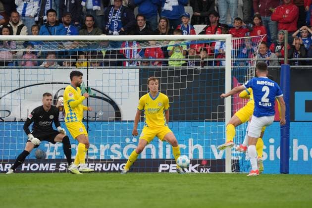Sergio Lopez SV Darmstadt 98, 02 pulls away and scores the goal for 1 0 14 09 2024 2 Bundesliga, season 24 25 SV Darmstadt 98 vs Eintracht Braunschweig, Stadion am Boellenfalltor, emonline, emspor,