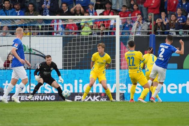 Sergio Lopez SV Darmstadt 98, 02 pulls away and scores the goal for 1 0 14 09 2024 2 Bundesliga, Season 24 25 SV Darmstadt 98 vs Eintracht Braunschweig, Stadion am Boellenfalltor, emonline, emspor,