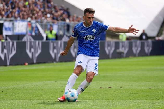 2024 09 14 xJFAx Soccer 2 Bundesliga 5 Matchday Season 2024 25, SV Darmstadt 98 Eintracht Braunschweig v l , Sergio Lopez SV Darmstadt 98 on the ball, cropped image, single image, full body, action, action scene DFL DFB REGULATIONS PROHIBIT ANY USE OF PHOTOGRAPHS as IMAGE SEQUENCES and or QUASI VIDEO Copyright: JoaquimxFerreira