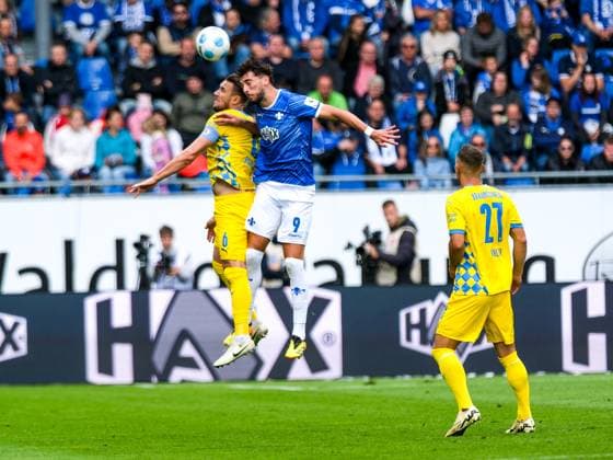 Ermin Bicakcic Eintracht Braunschweig, 06 in duel with Fraser Hornby SV Darmstadt 98, 09 , GER, SV Darmstadt 98 vs Eintracht Braunschweig, Soccer, 2 Bundesliga, Matchday 5, Season 2024 2025, 14 09 2024 DFL DFB REGULATIONS PROHIBIT ANY USE OF PHOTOGRAPHS as IMAGE SEQUENCES and or QUASI VIDEO GER, SV Darmstadt 98 vs Eintracht Braunschweig, Football, 2 Bundesliga, Matchday 5, Season 2024 2025, 14 09 2024 Darmstadt Copyright: xEibner-Pressefoto FlorianxWieganx EP_FWD
