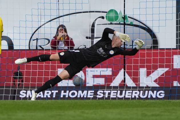 Goalkeeper Lennart Grill Eintracht Braunschweig, 1 14 09 2024 2 Bundesliga, Season 24 25 SV Darmstadt 98 vs Eintracht Braunschweig, Stadion am Boellenfalltor, emonline, emspor,