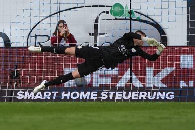 Goalkeeper Lennart Grill Eintracht Braunschweig, 1 14 09 2024 2 Bundesliga, Season 24 25 SV Darmstadt 98 vs Eintracht Braunschweig, Stadion am Boellenfalltor, emonline, emspor,