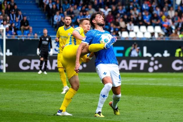 Paul Jaeckel Eintracht Braunschweig, 03 in duel with Fraser Hornby SV Darmstadt 98, 09 , GER, SV Darmstadt 98 vs Eintracht Braunschweig, Soccer, 2 Bundesliga, Matchday 5, Season 2024 2025, 14 09 2024 DFL DFB REGULATIONS PROHIBIT ANY USE OF PHOTOGRAPHS as IMAGE SEQUENCES and or QUASI VIDEO GER, SV Darmstadt 98 vs Eintracht Braunschweig, Football, 2 Bundesliga, Matchday 5, Season 2024 2025, 14 09 2024 Darmstadt Copyright: xEibner-Pressefoto FlorianxWieganx EP_FWD