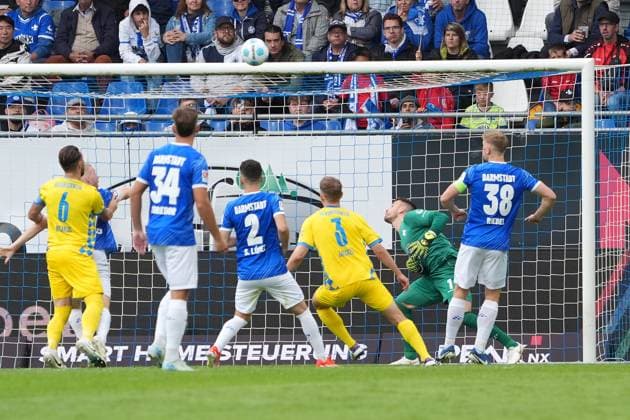 Lattentreffer Braunschweig 14 09 2024 2 Bundesliga, Season 24 25 SV Darmstadt 98 vs Eintracht Braunschweig, Stadion am Boellenfalltor, emonline, emspor,
