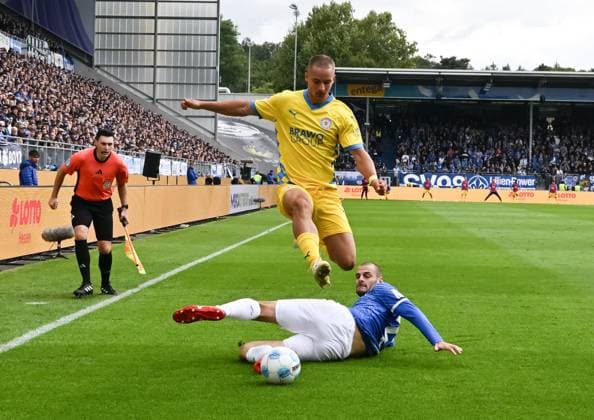 14 09 2024, xsltx, Fußball 2 Bundesliga, SV Darmstadt 98 Eintracht Braunschweig emspor, v l Max Marie Eintracht Braunschweig , Aleksandar Vukotic SV Darmstadt 98 DFL DFB REGULATIONS PROHIBIT ANY USE OF PHOTOGRAPHS as IMAGE SEQUENCES and or QUASI VIDEO Darmstadt
