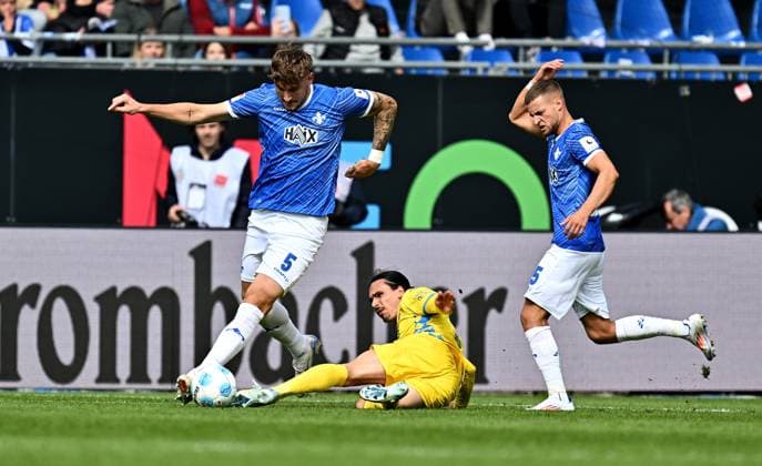 14 09 2024, xfux, Soccer 2 Bundesliga, SV Darmstadt 98 Eintracht Braunschweig, v l Matej Maglica SV Darmstadt 98 , Rayan Philippe Eintracht Braunschweig , Fabian Nürnberger Nuernberger SV Darmstadt 98 DFL DFB REGULATIONS PROHIBIT ANY USE OF PHOTOGRAPHS as IMAGE SEQUENCES and or QUASI VIDEO Licensing of the photographic work to and or by SV Darmstadt 1898 e V and subsidiaries is not permitted No release of or sale to SV Darmstadt 1898 e V Darmstadt