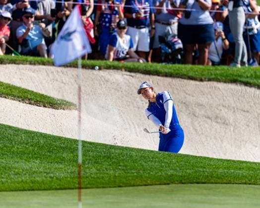 September 14, 2024, Gainesville, Va, USA: Team Europe s EMILY PEDERSEN hits out of a bunker on the 14th hole during the morning matches on the second day of the 2024 Solheim Cup. Gainesville USA - ZUMAb237 20240914_znp_b237_030 Copyright: xRobertxBlakleyx