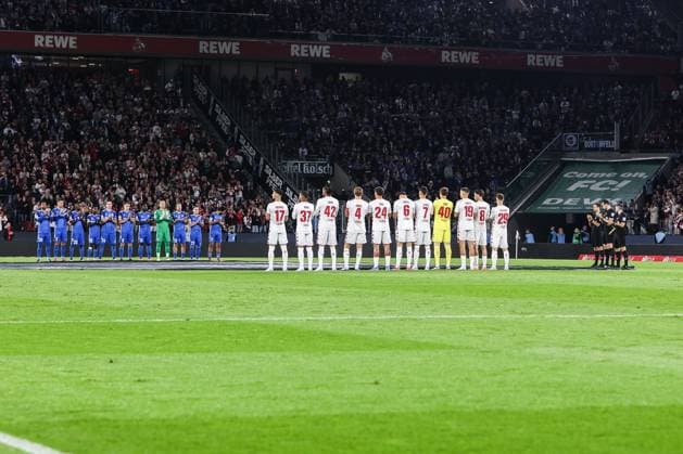 Sport, Football, 2 Bundesliga Season 2024 2025 5 Matchday 1 FC Köln 1 FC Magdeburg 14 09 2024, RheinEnergieSTADION Memorial minute before the match for Christoph Daum, who died on August 24 Cologne RheinEnergieSTADION North Rhine-Westphalia Germany