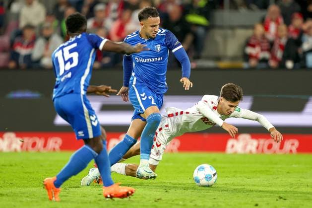 14 09 2024, 2 Fußball Bundesliga, 1 FC Köln 1 FC Magdeburg, RheinEnergieSTADION, Saison 2024 2025 Zweikampf im Strafraum Falko Michel 1 FC Magdeburg 21 bringt Denis Huseinbasic 1 FC Köln 8 zu Fall kein Foul DFB regulations prohibit any use of photographs as image sequences and or quasi video Nordrhein Westfalen Germany