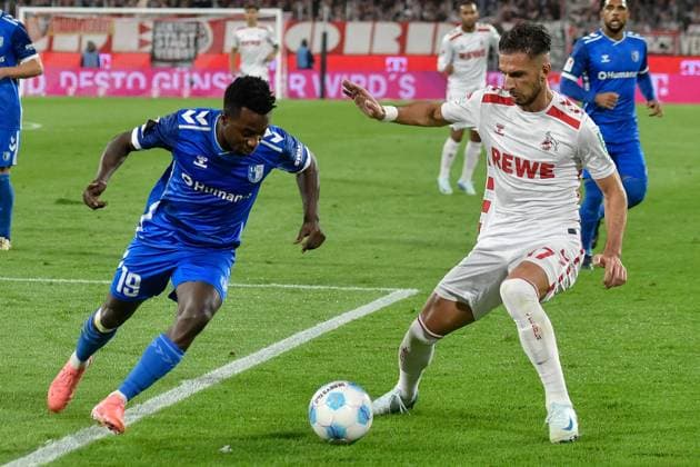 v li in duel Lubambo Musonda Magdeburg 19 Leart Pacarada Koeln 17 14 09 2024 Soccer 1 FC Koeln vs 1 FC Magdeburg, Rheinenergiestadion, Koeln, DFB DFL REGULATIONS PROHIBIT ANY USE OF PHOTOGRAPHS AS IMAGE SEQUENCES AND OR QUASI VIDEO NRW Germany Copyright: xpepphotox xSaschaxWeizx pep00321, pep_20240914_hm