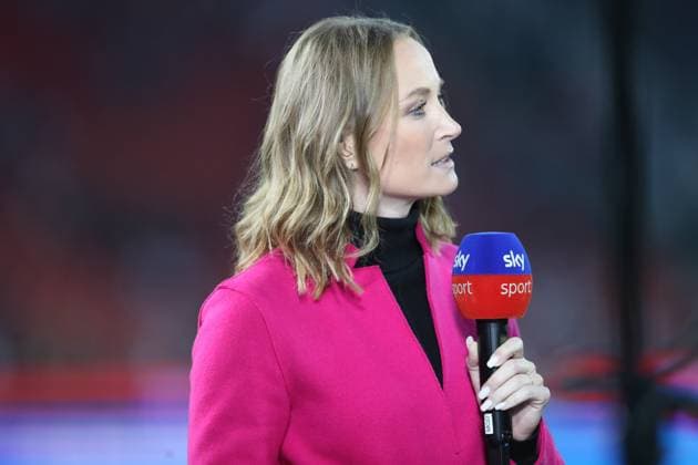 Presenter Nele Schenker looks on during the 2 Bundesliga match between 1 FC Köln and 1 FC Magdeburg at RheinEnergieStadion on September 14, 2024 in Cologne, Germany Photo by Oliver Kaelke DeFodi Images Presenter Nele Schenker looks on during the 2 Bundesliga match between 1 FC Köln and 1 FC Magdeburg at RheinEnergieStadion on September 14, 2024 in Cologne, Germany Photo by Oliver Kaelke DeFodi Images DFB DFL REGULATIONS PROHIBIT ANY USE OF PHOTOGRAPHS AS IMAGE SEQUENCES AND OR QUASI VIDEO Defodi 678 2024 05 24 OK KOEFCM 0034 Defodi-678 DFB DFL REGULATIONS PROHIBIT ANY USE OF PHOTOGRAPHS AS IMAGE SEQUENCES AND OR QUASI-VIDEO.