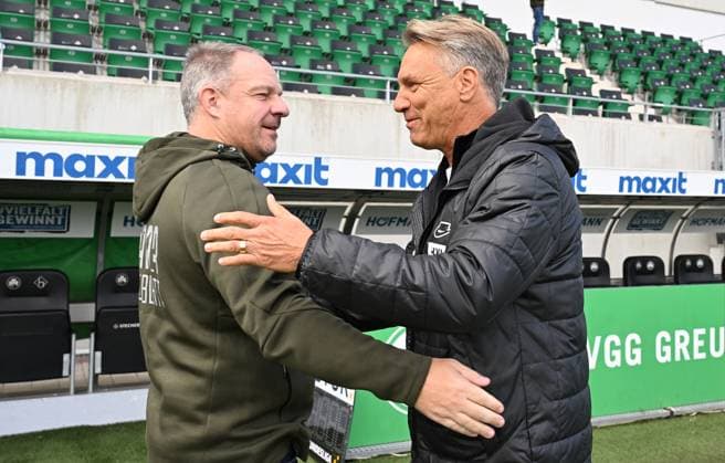 15 09 2024 Soccer Season 2024 2025 2 Soccer Bundesliga 05 Matchday SpVgg Greuther Fürth Kleeblatt SV Elversberg SVE Sportfoto Zink xwoxzix DFL regulations prohibit any use of photographs as image sequences and or quasi video only for editorial use Alexander Zorniger Trainer SpVgg Greuther Fürth Horst Steffen Trainer SV Elversberg