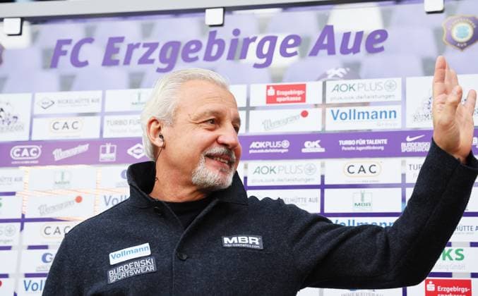 Aue, 15 09 2024, Erzgebirgsstadion, Fußball, 3 Liga, 5 Spietag , FC Erzgebirge Aue vs DSC Arminia Bielefeld , Im Bild Trainer Pavel Dotchev, Erzgebirge Aue , Nur für journalistische Zwecke Only for editorial use , DFB regulations prohibit any use of photographs as image sequences and or quasi video , Picture Point