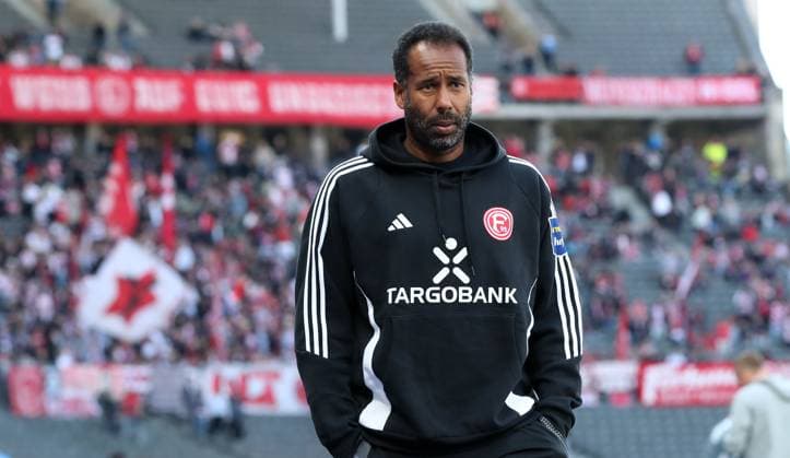 Coach Daniel Thioune Action Upper body Sport Soccer Football DFL 2 Bundesliga Men 5 Matchday Season 2024 2025 15 09 2024 Hertha BSC Berlin vs Fortuna Düsseldorf DFL regulations prohibit any use of photographs as image sequences and or quasi video