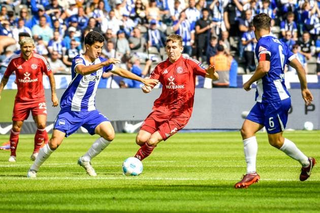 15 09 2024, xlakx, Fußball 2 Bundesliga, Hertha BSC Berlin Fortuna Düsseldorf emspor, v l Ibrahim Maza Hertha BSC 10 ,Isak Bergmann Johannesson Fortuna Düsseldorf 8 ,Zweikampf, Duell, Kampf, tackle DFL DFB REGULATIONS PROHIBIT ANY USE OF PHOTOGRAPHS as IMAGE SEQUENCES and or QUASI VIDEO Daniel Lakomski Jan Huebner Berlin