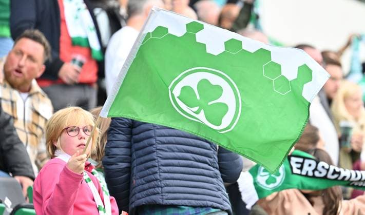 15 09 2024 Soccer Season 2024 2025 2 Soccer Bundesliga 05 Matchday SpVgg Greuther Fürth Kleeblatt SV Elversberg SVE Sportfoto Zink xwoxzix DFL regulations prohibit any use of photographs as image sequences and or quasi video only for editorial use Kleeblattfan
