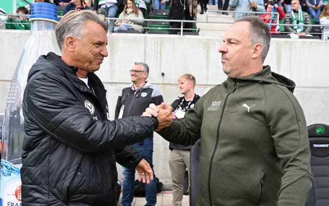 15 09 2024 Soccer Season 2024 2025 2 Soccer Bundesliga 05 Matchday SpVgg Greuther Fürth Kleeblatt SV Elversberg SVE Sportfoto Zink xwoxzix DFL regulations prohibit any use of photographs as image sequences and or quasi video only for editorial use Horst Steffen Trainer SV Elversberg Alexander Zorniger Trainer SpVgg Greuther Fürth Handshake Handshake before the start of the match