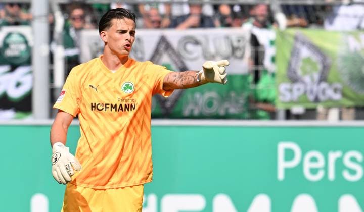 15 09 2024 Soccer Season 2024 2025 2 Soccer Bundesliga 05 Matchday SpVgg Greuther Fürth Kleeblatt SV Elversberg SVE Sportfoto Zink xwoxzix DFL regulations prohibit any use of photographs as image sequences and or quasi video only for editorial use Nahuel Noll 44, SpVgg Greuther Fürth