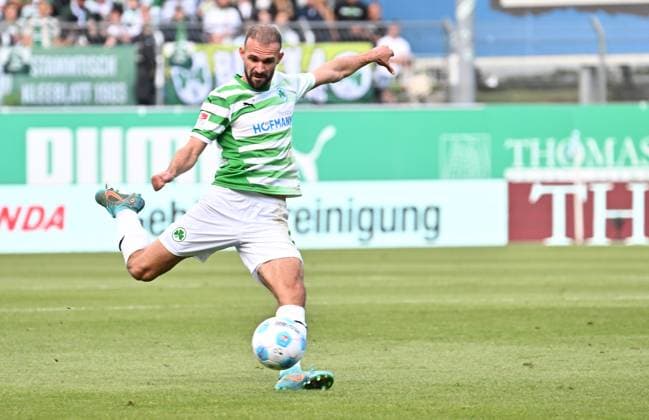15 09 2024 Soccer Season 2024 2025 2 Soccer Bundesliga 05 Matchday SpVgg Greuther Fürth Kleeblatt SV Elversberg SVE Sportfoto Zink xwoxzix DFL regulations prohibit any use of photographs as image sequences and or quasi video only for editorial use Simon Asta 2, SpVgg Greuther Fürth