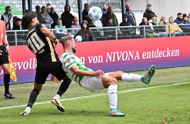 15 09 2024 Soccer Season 2024 2025 2 Soccer Bundesliga 05 Matchday SpVgg Greuther Fürth Kleeblatt SV Elversberg SVE Sportfoto Zink xwoxzix DFL regulations prohibit any use of photographs as image sequences and or quasi video only for editorial use Muhammed Damar 30, SV Elversberg Simon Asta 2, SpVgg Greuther Fürth