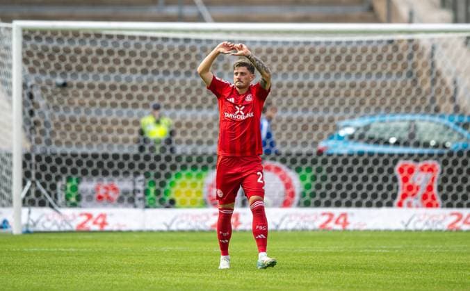 Soccer, Men, Season 2024 2025, 2 Bundesliga 5 Matchday , Hertha BSC Fortuna Düsseldorf, Dawid Kownacki Fortuna Düsseldorf , Cheering after goal to 0 1, 15 09 2024, Copyright: xSebastianxRäppold MatthiasxKochx
