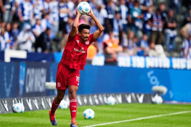 Emmanuel Iyoha Fortuna Duesseldorf, 19 , Throw-in, GER, Hertha BSC vs Fortuna Duesseldorf, Soccer Men, 2 Bundesliga, Season 2024 2025, 05 Matchday, 15 09 2024 DFL REGULATIONS PROHIBIT ANY USE OF PHOTOGRAPHS AS IMAGE SEQUENCES AND OR QUASI VIDEO GER, Hertha BSC vs Fortuna Duesseldorf, Soccer Men, 2 Bundesliga, Season 2024 2025, 05 Matchday, 15 09 2024 Berlin Copyright: xEibner-Pressefotox xClaudiusxRauchx EP_CRH