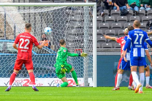 GER, Berlin, Fußball, Hertha BSC vs Fortuna Duesseldorf, 2 Bundesliga, Olympiastadion, 15 09 2024, 0 1 durch Dawid Kownacki F95 Duesseldorf 24 , Tor, Treffer, Jubel, Torjubel, Freude, Begeisterung, feiert, dfl dfb regulations prohibit any use of photographs as image sequences and or quasi video, Copyright: HMBxMedia UwexKoch