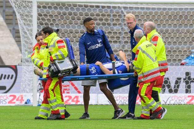 GER, Berlin, Football, Hertha BSC vs Fortuna Duesseldorf, 2 Bundesliga, Olympiastadion, 15 09 2024, Linus Gechter Hertha 44 , injured must be carried off the pitch, must be treated, dfl dfb regulations prohibit any use of photographs as image sequences and or quasi video, Copyright: HMBxMedia UwexKoch