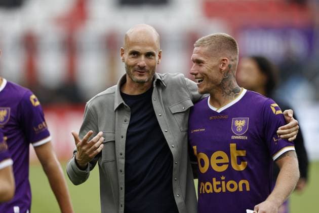 ROTTERDAM - (l-r) Go Ahead Eagles coach Paul Simonis, Victor Edvardsen of Go Ahead Eagles after the Dutch Eredivisie match between Sparta Rotterdam and Go Ahead Eagles at Sparta Stadium Het Kasteel on Sept. 15, 2024 in Rotterdam, Netherlands. ANP MAURICE VAN STEEN Dutch Eredivisie 2024 25 xVIxANPxSportx xxANPxIVx 508520840 originalFilename: 508520840.jpg
