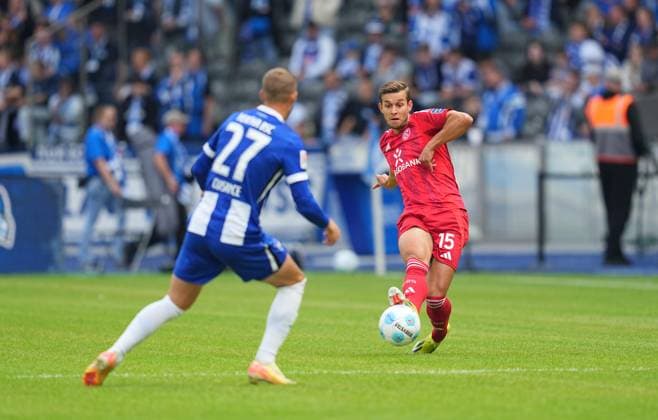 Tim Oberdorf controls the ball, 2 Bundesliga, Hertha BSC vs Fortuna Düsseldorf, Olympiastadion on September 17, 2024 in Berlin, Germany Photo by Ulrik Pedersen DeFodi Images Tim Oberdorf controls the ball, 2 Bundesliga, Hertha BSC vs Fortuna Düsseldorf, Olympiastadion on September 17, 2024 in Berlin, Germany Photo by Ulrik Pedersen DeFodi Images DFB DFL REGULATIONS PROHIBIT ANY USE OF PHOTOGRAPHS AS IMAGE SEQUENCES AND OR QUASI VIDEO Defodi 659 0305091366 Defodi-659 DFB DFL REGULATIONS PROHIBIT ANY USE OF PHOTOGRAPHS AS IMAGE SEQUENCES AND OR QUASI-VIDEO.
