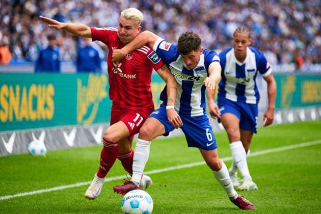 Felix Klaus Fortuna Duesseldorf, 11 , Diego Demme Hertha BSC, 06 , GER, Hertha BSC vs Fortuna Duesseldorf, Soccer Men, 2 Bundesliga, Season 2024 2025, 05 Matchday, 15 09 2024 DFL REGULATIONS PROHIBIT ANY USE OF PHOTOGRAPHS AS IMAGE SEQUENCES AND OR QUASI VIDEO GER, Hertha BSC vs Fortuna Duesseldorf, Soccer Men, 2 Bundesliga, Season 2024 2025, 05 Matchday, 15 09 2024 Berlin Copyright: xEibner-Pressefotox xClaudiusxRauchx EP_CRH