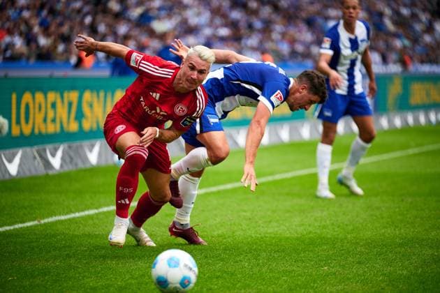 Felix Klaus Fortuna Duesseldorf, 11 , Diego Demme Hertha BSC, 06 , GER, Hertha BSC vs Fortuna Duesseldorf, Soccer Men, 2 Bundesliga, Season 2024 2025, 05 Matchday, 15 09 2024 DFL REGULATIONS PROHIBIT ANY USE OF PHOTOGRAPHS AS IMAGE SEQUENCES AND OR QUASI VIDEO GER, Hertha BSC vs Fortuna Duesseldorf, Soccer Men, 2 Bundesliga, Season 2024 2025, 05 Matchday, 15 09 2024 Berlin Copyright: xEibner-Pressefotox xClaudiusxRauchx EP_CRH