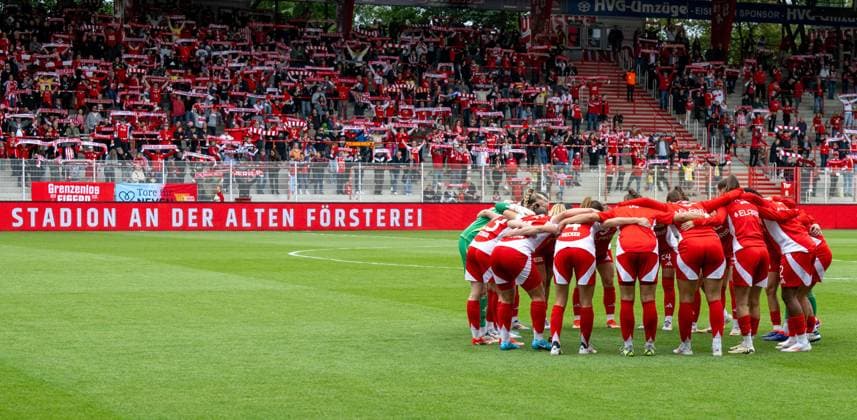 Soccer, Women, Season 2024 2025, 2 Women Bundesliga 3 Matchday , 1 FC Union Berlin SV 67 Weinberg, Union Women, Motivation before the game in the circle, 15 09 2024, Copyright: xMatthiasxKochx