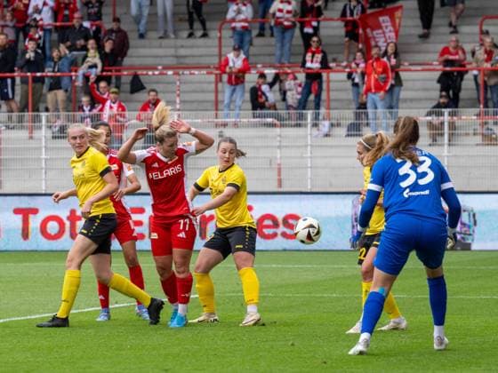 Soccer, Women, Season 2024 2025, 2 Women Bundesliga 3 Matchday , 1 FC Union Berlin SV 67 Weinberg, f l Mara Grimm Weinberg , Dina Orschmann 1 Women 1 FC Union , Eva Wiesinger Weinberg , Goalkeeper Franziska Glaser Weinberg , 15 09 2024, Copyright: xMatthiasxKochx