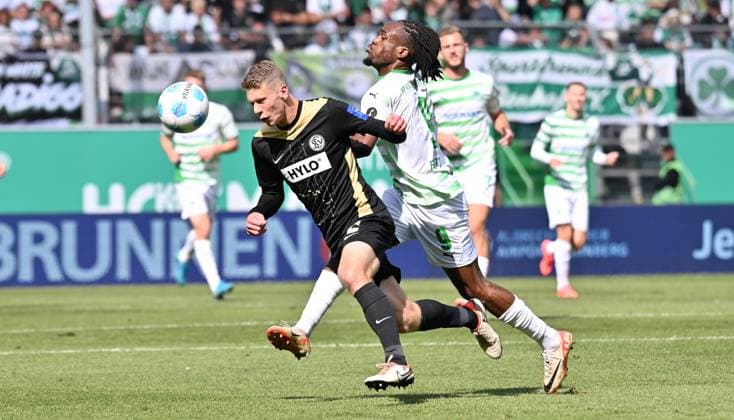 15 09 2024 Soccer Season 2024 2025 2 Soccer Bundesliga 05 Matchday SpVgg Greuther Fürth Kleeblatt SV Elversberg SVE Sportfoto Zink xwoxzix DFL regulations prohibit any use of photographs as image sequences and or quasi video only for editorial use Elias Baum 2, SV Elversberg Noel Futkeu 9, SpVgg Greuther Fürth