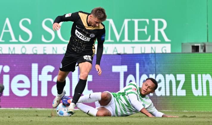 15 09 2024 Soccer Season 2024 2025 2 Soccer Bundesliga 05 Matchday SpVgg Greuther Fürth Kleeblatt SV Elversberg SVE Sportfoto Zink xwoxzix DFL regulations prohibit any use of photographs as image sequences and or quasi video only for editorial use Lukas Petkov 25, SV Elversberg Roberto Massimo 11, SpVgg Greuther Fürth
