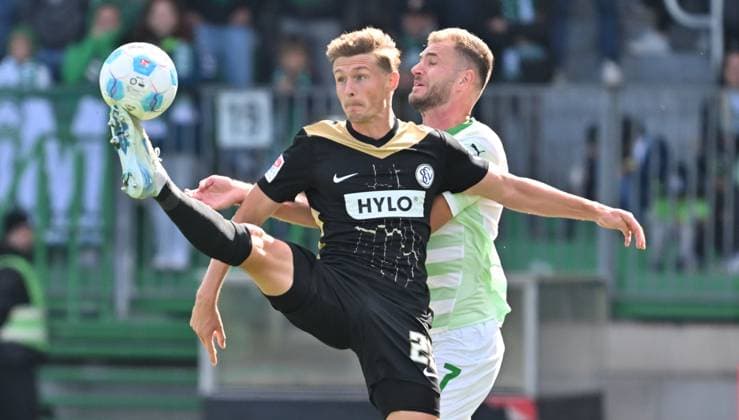 15 09 2024 Soccer Season 2024 2025 2 Soccer Bundesliga 05 Matchday SpVgg Greuther Fürth Kleeblatt SV Elversberg SVE Sportfoto Zink xwoxzix DFL regulations prohibit any use of photographs as image sequences and or quasi video only for editorial use Carlo Sickinger 23, SV Elversberg Dennis Srbeny 7, SpVgg Greuther Fürth
