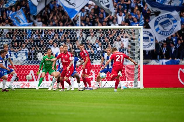 Tim Rossmann Fortuna Duesseldorf, 22 in front of goal, GER, Hertha BSC vs Fortuna Duesseldorf, Soccer men, 2 Bundesliga, Season 2024 2025, 05 Matchday, 15 09 2024 DFL REGULATIONS PROHIBIT ANY USE OF PHOTOGRAPHS AS IMAGE SEQUENCES AND OR QUASI VIDEO GER, Hertha BSC vs Fortuna Duesseldorf, Soccer men, 2 Bundesliga, Season 2024 2025, 05 Matchday, 15 09 2024 Berlin Copyright: xEibner-Pressefotox xClaudiusxRauchx EP_CRH