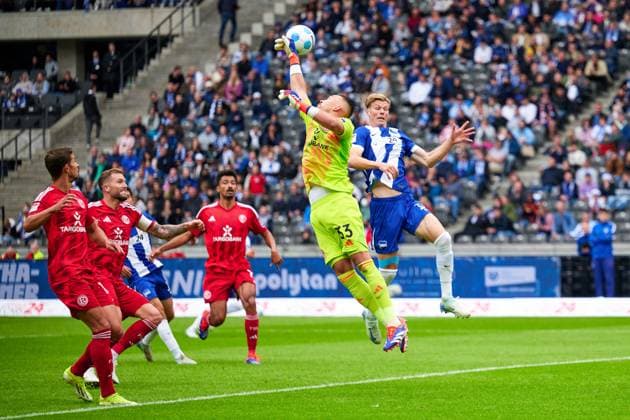 Folrian Kastenmeier Fortuna Duesseldorf, 33 , GER, Hertha BSC vs Fortuna Duesseldorf, Soccer Men, 2 Bundesliga, Season 2024 2025, 05 Matchday, 15 09 2024 DFL REGULATIONS PROHIBIT ANY USE OF PHOTOGRAPHS AS IMAGE SEQUENCES AND OR QUASI VIDEO GER, Hertha BSC vs Fortuna Duesseldorf, Soccer Men, 2 Bundesliga, Season 2024 2025, 05 Matchday, 15 09 2024 Berlin Copyright: xEibner-Pressefotox xClaudiusxRauchx EP_CRH