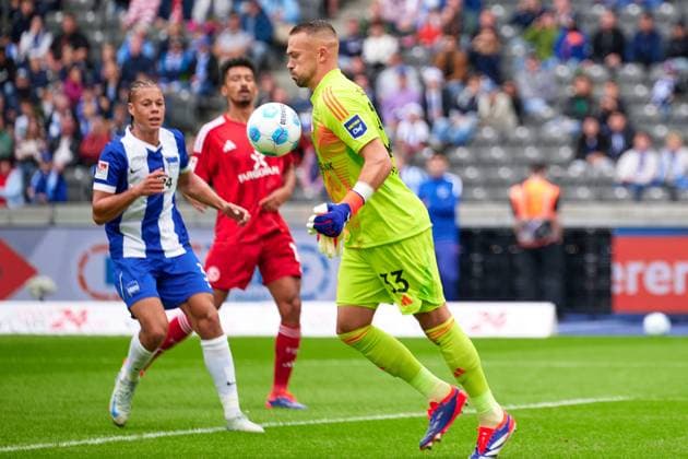 Folrian Kastenmeier Fortuna Duesseldorf, 33 , GER, Hertha BSC vs Fortuna Duesseldorf, Soccer Men, 2 Bundesliga, Season 2024 2025, 05 Matchday, 15 09 2024 DFL REGULATIONS PROHIBIT ANY USE OF PHOTOGRAPHS AS IMAGE SEQUENCES AND OR QUASI VIDEO GER, Hertha BSC vs Fortuna Duesseldorf, Soccer Men, 2 Bundesliga, Season 2024 2025, 05 Matchday, 15 09 2024 Berlin Copyright: xEibner-Pressefotox xClaudiusxRauchx EP_CRH