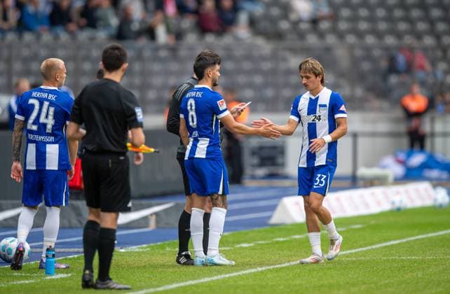 Soccer, Men, Season 2024 2025, 2 Bundesliga 5 Matchday , Hertha BSC Fortuna Düsseldorf, f l Jon Dagur Thorsteinsson Hertha BSC , Kevin Sessa Hertha BSC , Michal Karbownik Hertha BSC , 15 09 2024, Copyright: xSebastianxRäppold MatthiasxKochx