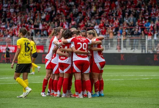 Soccer, Women, Season 2024 2025, 2 Women Bundesliga 3 Matchday , 1 FC Union Berlin SV 67 Weinberg, Union cheering after goal to 1 0, left Annika Kömm Weinberrg , 15 09 2024, Copyright: xMatthiasxKochx