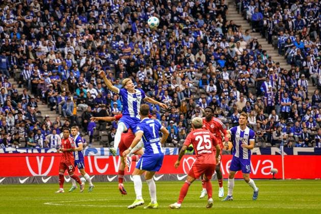 15 09 2024, xlakx, Fußball 2 Bundesliga, Hertha BSC Berlin Fortuna Duesseldorf emspor, v l Luca Schuler Hertha BSC 18 ,Matthias Zimmermann Fortuna Düsseldorf 25 ,Emmanuel Iyoha Fortuna Düsseldorf 19 ,Pascal Klemens Hertha BSC 41 ,duel, duel, fight, tackle DFL DFB REGULATIONS PROHIBIT ANY USE OF PHOTOGRAPHS as IMAGE SEQUENCES and or QUASI VIDEO Daniel Lakomski Jan Huebnert Berlin