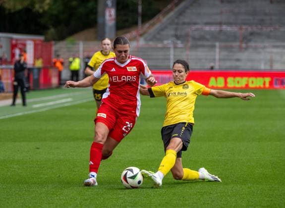 Soccer, Women, Season 2024 2025, 2 Women Bundesliga 3 Matchday , 1 FC Union Berlin SV 67 Weinberg, v l Antonia Halverkamps 1 Women 1 FC Union , Annika Kömm Weinberg , 15 09 2024, Copyright: xMatthiasxKochx