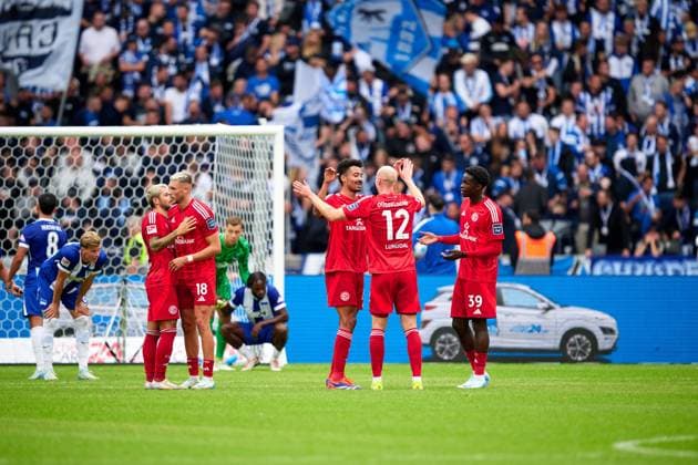 Fortuna Duesseldorf celebrates victory, GER, Hertha BSC vs Fortuna Duesseldorf, Soccer Men, 2 Bundesliga, Season 2024 2025, 05 Matchday, 15 09 2024 DFL REGULATES PROHIBIT ANY USE OF PHOTOGRAPHS AS IMAGE SEQUENCES AND OR QUASI VIDEO GER, Hertha BSC vs Fortuna Duesseldorf, Soccer Men, 2 Bundesliga, Season 2024 2025, 05 Matchday, 15 09 2024 Berlin Copyright: xEibner-Pressefotox xClaudiusxRauchx EP_CRH