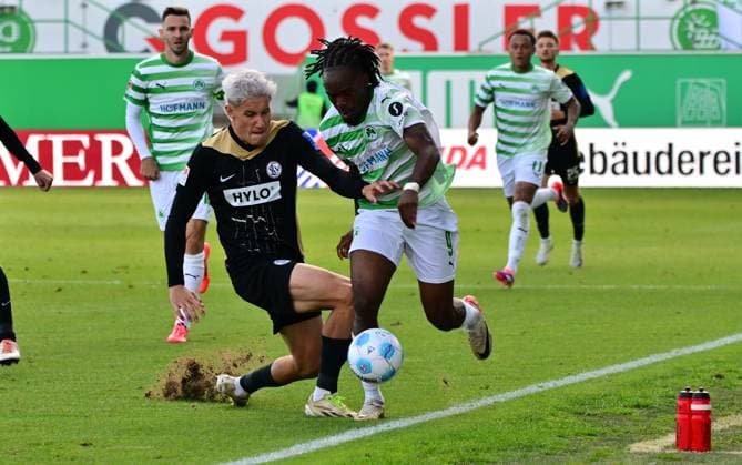 15 09 2024 Soccer Season 2024 2025 2 Soccer Bundesliga 05 Matchday SpVgg Greuther Fürth Kleeblatt SV Elversberg SVE Sportfoto Zink MeZi xmexzix DFL regulations prohibit any use of photographs as image sequences and or quasi video only for editorial use Lukas Pinckert 19, SV Elversberg Noel Futkeu 9, SpVgg Greuther Fürth, right
