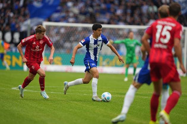 Ibrahim Maza controls the ball, 2 Bundesliga, Hertha BSC vs Fortuna Düsseldorf, Olympiastadion on September 17, 2024 in Berlin, Germany Photo by Ulrik Pedersen DeFodi Images Ibrahim Maza controls the ball, 2 Bundesliga, Hertha BSC vs Fortuna Düsseldorf, Olympiastadion on September 17, 2024 in Berlin, Germany Photo by Ulrik Pedersen DeFodi Images DFB DFL REGULATIONS PROHIBIT ANY USE OF PHOTOGRAPHS AS IMAGE SEQUENCES AND OR QUASI VIDEO Defodi 659 0716091447 Defodi-659 DFB DFL REGULATIONS PROHIBIT ANY USE OF PHOTOGRAPHS AS IMAGE SEQUENCES AND OR QUASI-VIDEO.