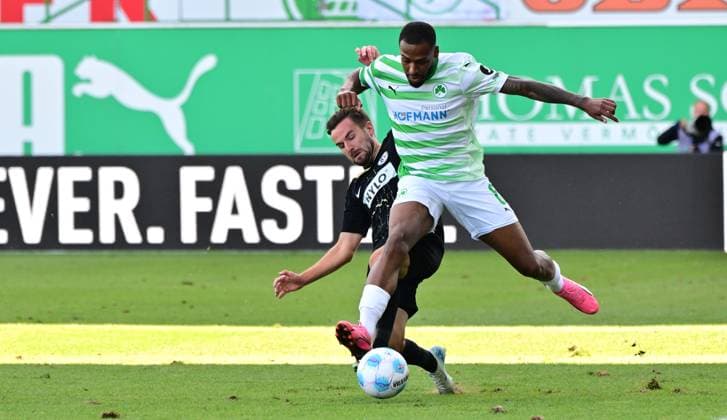 15 09 2024 Soccer Season 2024 2025 2 Soccer Bundesliga 05 Matchday SpVgg Greuther Fürth Kleeblatt SV Elversberg SVE Sportfoto Zink MeZi xmexzix DFL regulations prohibit any use of photographs as image sequences and or quasi video only for editorial use Manuel Feil 7, SV Elversberg Marlon Mustapha 8, SpVgg Greuther Fürth, right